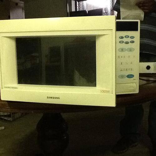 HOT!!! HOT!!!HOT!!! SAMSUNG 1000w MICROWAVE OVEN