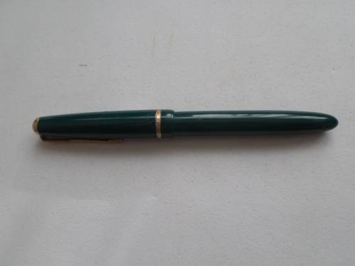 Vintage Parker fountain pen 14K England 5 late 50's green