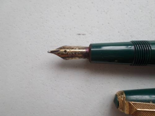 Vintage Parker fountain pen 14K England 5 late 50's green
