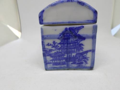Chinese Antique Blue and White Porcelain Box