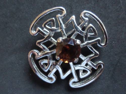 Vintage Brooch with centred stone
