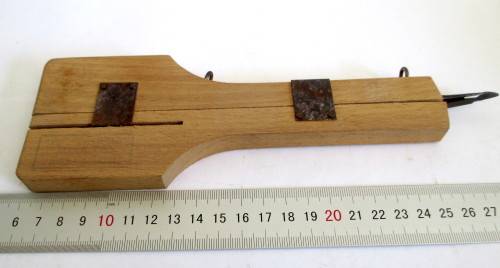 VINTAGE 'PATWELL' AUTOMATIC RUG MAKING MACHINE