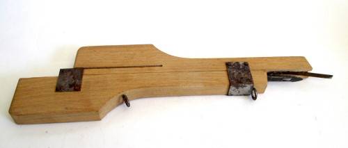 VINTAGE 'PATWELL' AUTOMATIC RUG MAKING MACHINE