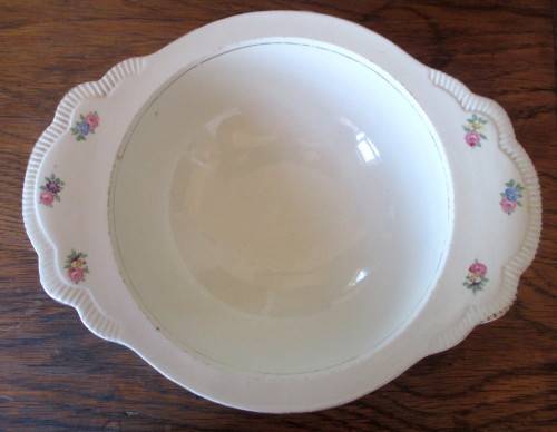 Vintage Clarice Cliff Serving Bowl. No Chips no Cracks. 27 x 7 x 22cm.