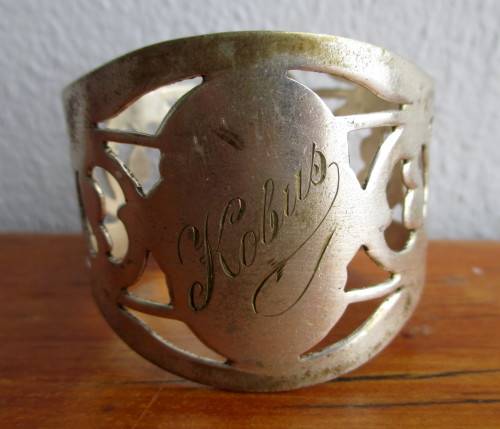 Vintage silver plated serviette/ napkin ring Engraved `Kobus`. Plate worn.