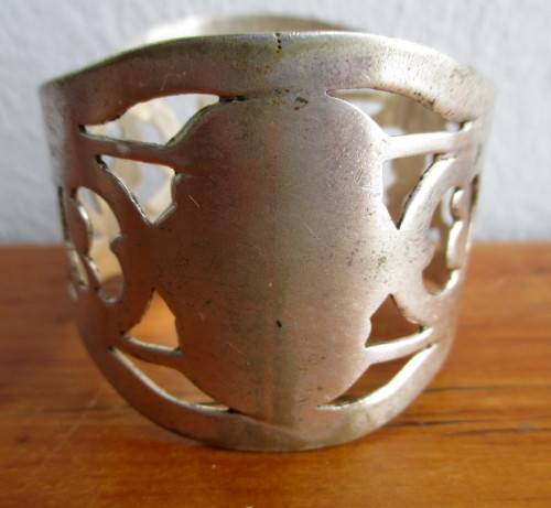 Vintage silver plated serviette/ napkin ring Engraved `Kobus`. Plate worn.