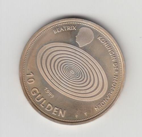 2000 Commemorative 10 Gulden Netherland Silver Coin. 15g 33mm dia