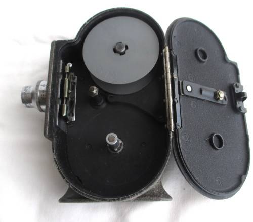 Vintage Bell and Howell 134 Filmo Sportster 8mm Movie Camera. Lovely Piece. In original bag.