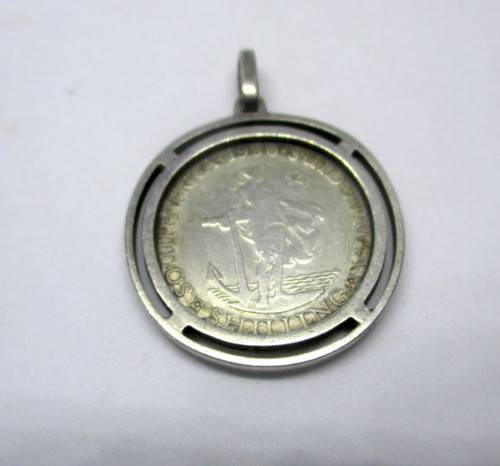 1950 Union of South Africa One Shilling Coin set in Silver, Pendant. 8g