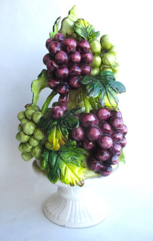 Vintage Original Arnart Creations Sorrento Grapes Leaves Topiary Statue Japan. Marked and Numbered.