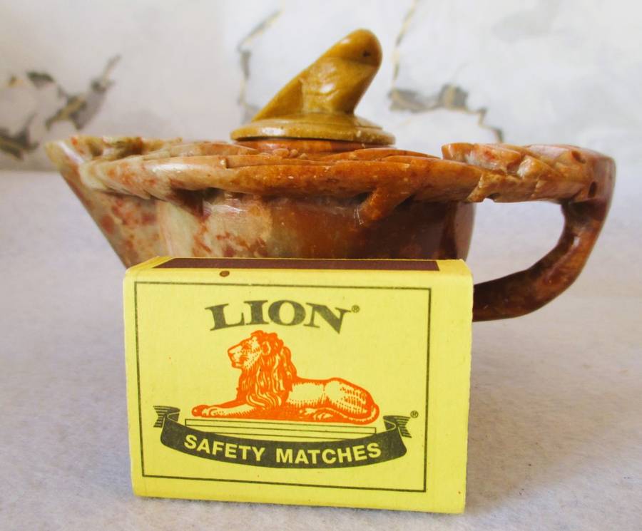 Chinese Vintage/ Antique Stone Tea Pot. Great condition. Length: 14cm, heights with lid: 9cm.