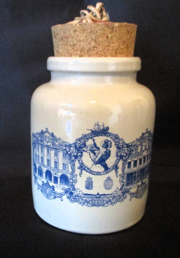 Dallmayer Gourmet Senf Ceramic pot with cork. 130mm high.