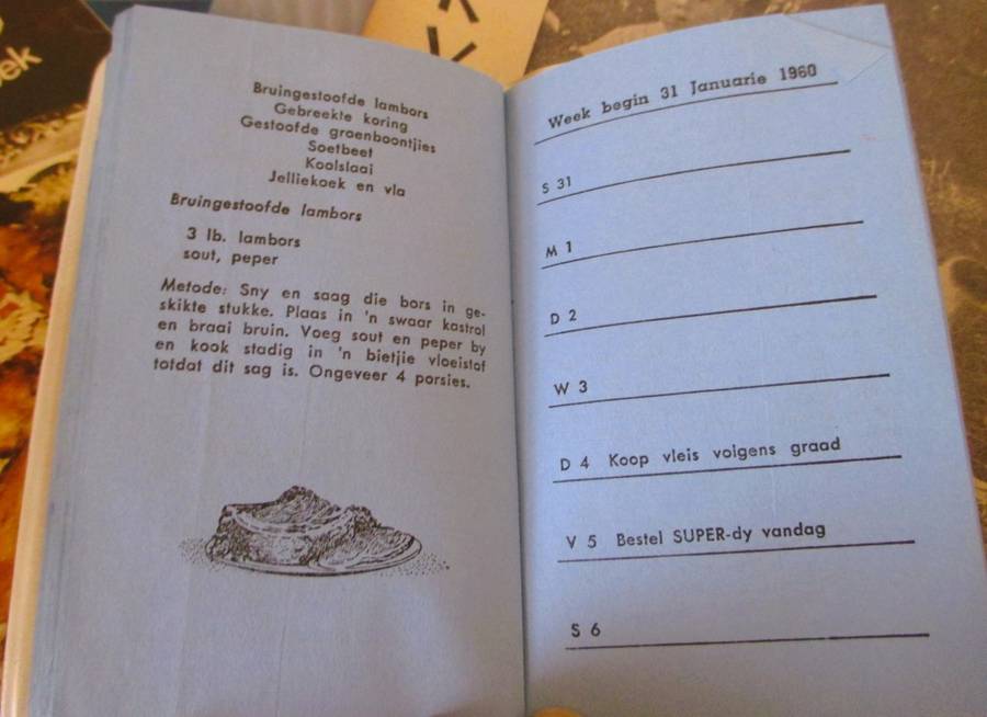 7 Vintage Resepte bookies meestal in Afrikaans. Vleisraad resepte dagboek vir 1959/60.