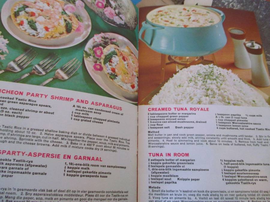 7 Vintage Resepte bookies meestal in Afrikaans. Vleisraad resepte dagboek vir 1959/60.