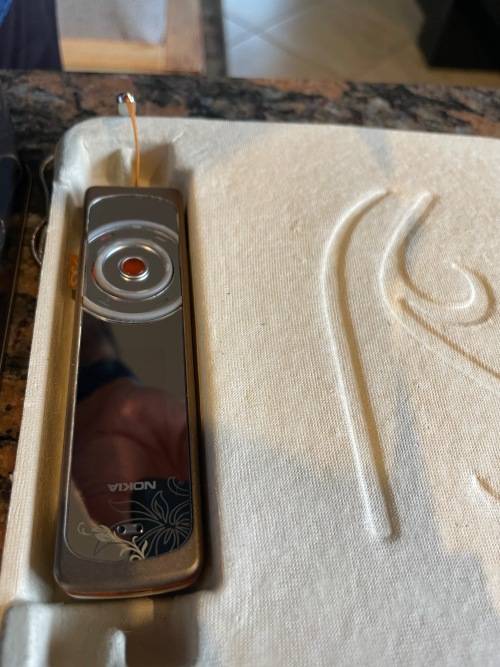 Nokia 7380 ( Like new collectors piece)