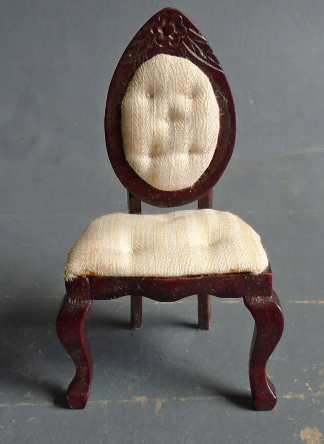 CHAIR FOR DOLLS HOUSE
