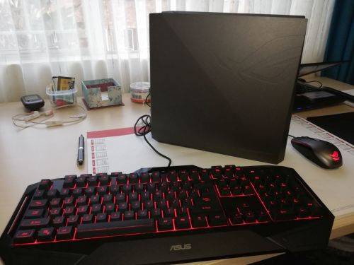 ASUS ROG GR8 II - Mini Gaming PC