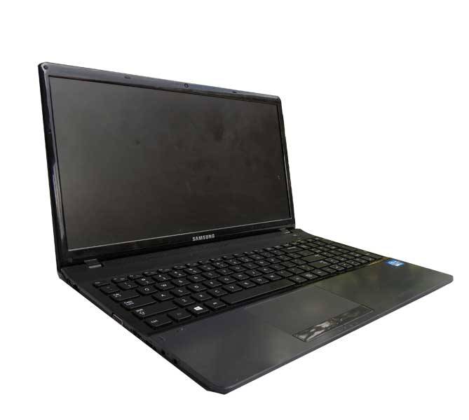 SAMSUNG NP300E5C CORE i3 , 500GB HD, 6GB RAM,  DVD RW, WIN10 HOME SL, CAM, WIFI, ETC