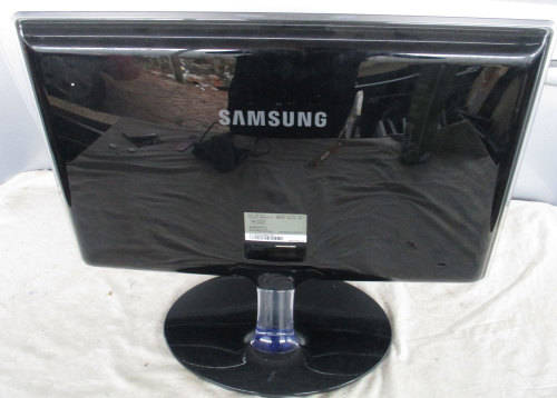 Samsung LCD Monitor, Model P2070, 20 Inch, DVI