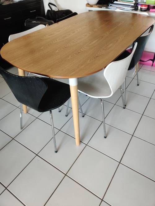Edelweiss 6-8 Seat Oval Extending Dining Table- Oak
