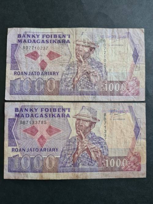 2 x Madagascar 100 Ariary