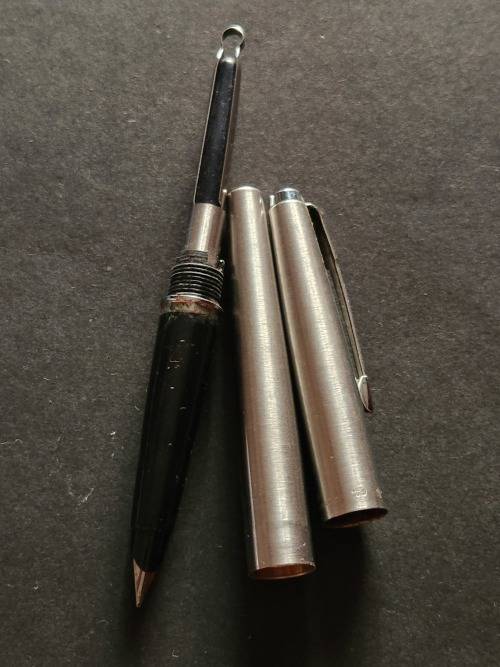 Vintage Parker 45 Fountain Pen (made in England) needs ink (engraving) - as per photograph