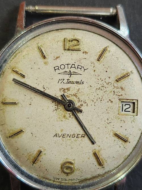 Vintage Men`s Rotary 17 Jewels Avenger Mechanical Wrist Watch (not working) - as per photograph