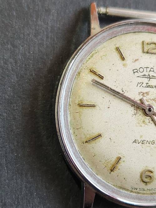 Vintage Men`s Rotary 17 Jewels Avenger Mechanical Wrist Watch (not working) - as per photograph