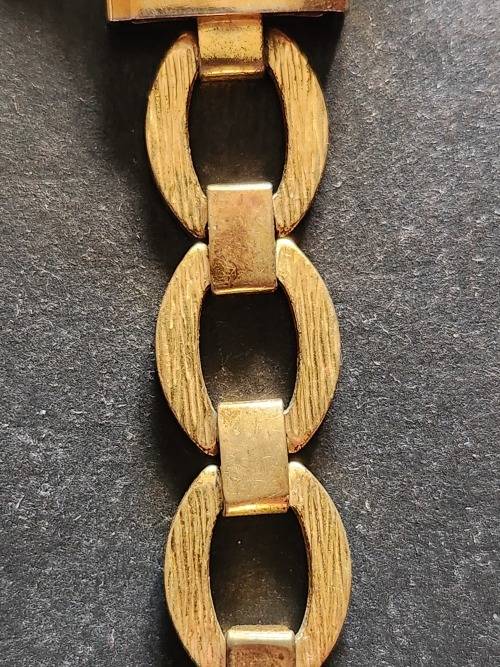 Vintage Ladies Delfin Watch (runs/stops) needs to be serviced - as per photograph