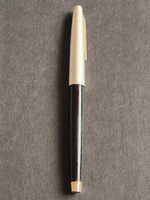 Vintage Hifra Fountain Pen (nice condition) needs ink - as per photograph