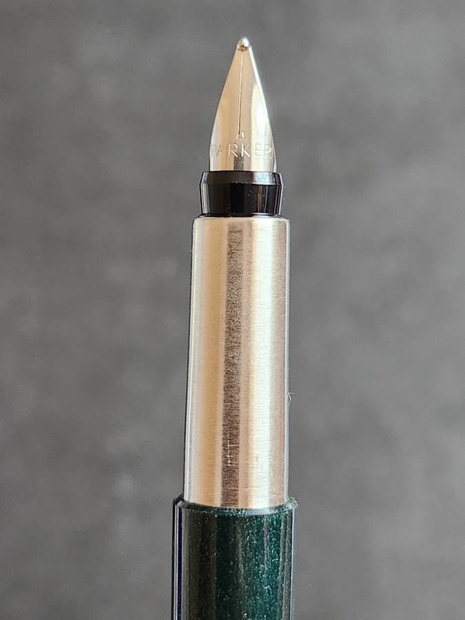 Vintage Parker Vector Fountain Pen (mint condition) in tin (needs refill) - as per photograph