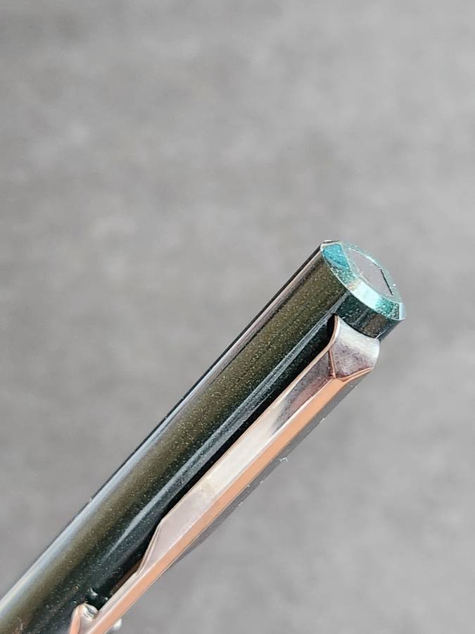 Vintage Parker Vector Fountain Pen (mint condition) in tin (needs refill) - as per photograph
