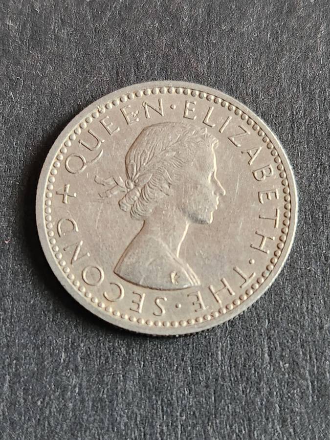 Rhodesia and Nysaland Sixpence 1962 - as per photograph