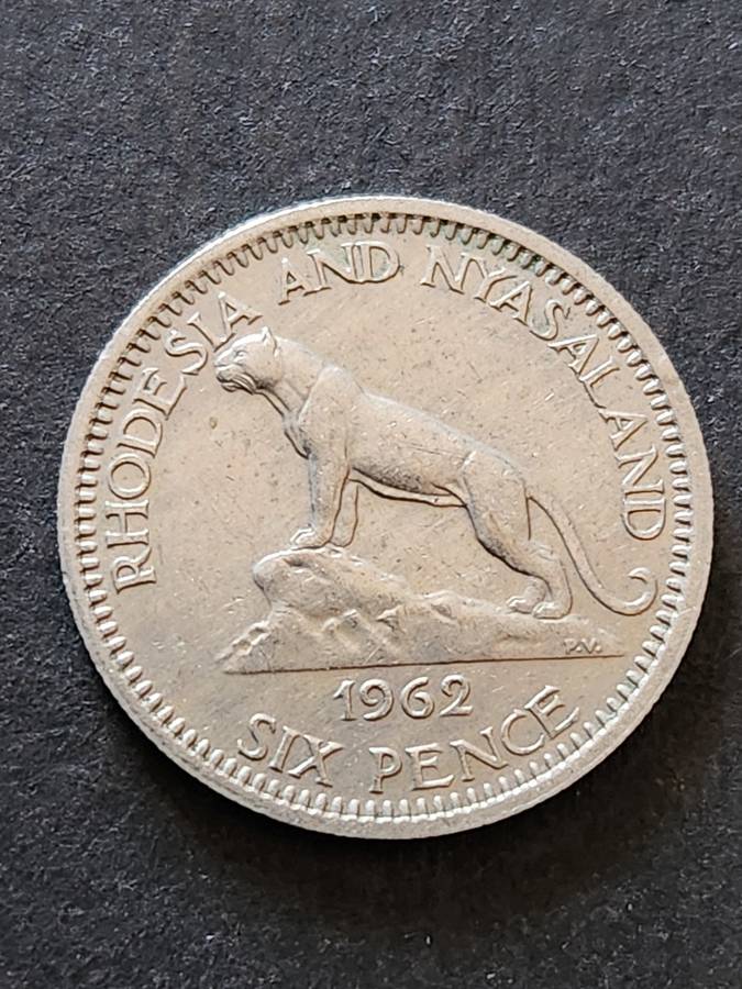 Rhodesia and Nysaland Sixpence 1962 - as per photograph