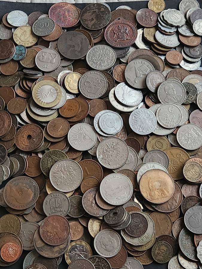 Mixed Lot of World Coins 2 kg - as per photograph