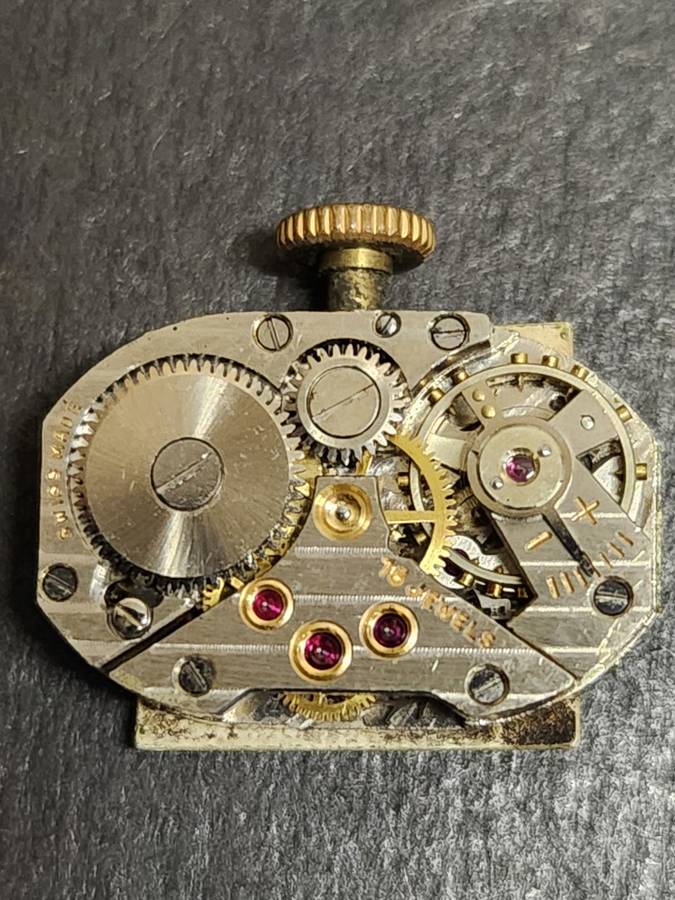 Vintage Ladies Olma 15 Jewels Mechanical Wrist Watch 20 Microns - working (needs to be serviced)