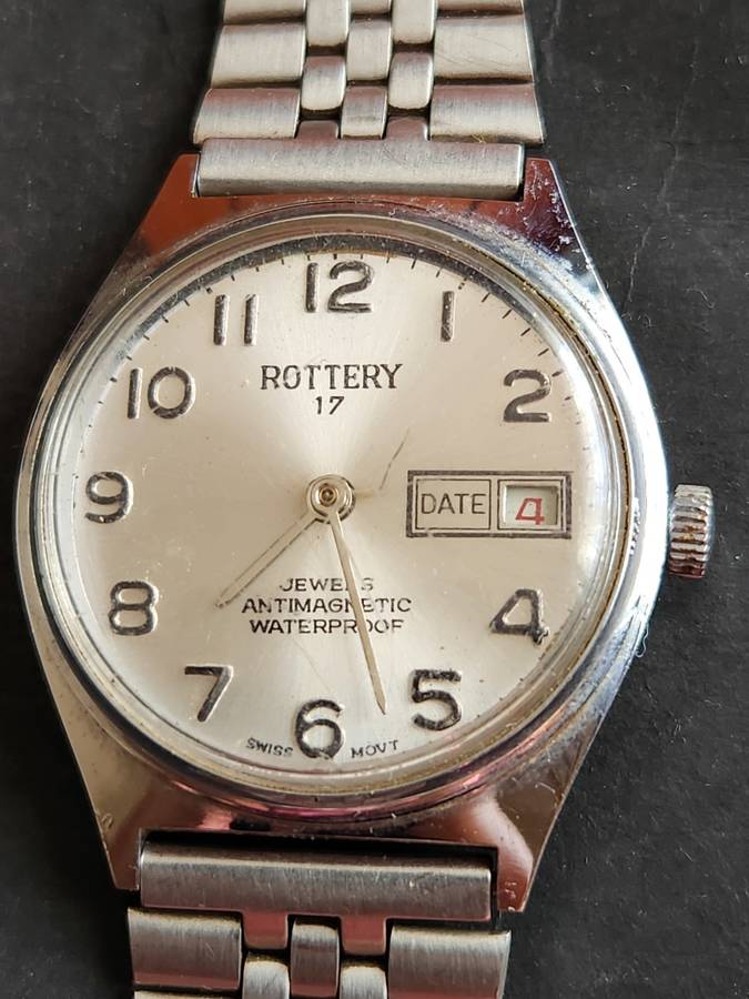 Vintage Rottery 17 Jewels Men`s Wrist Watch (not working) sold as is