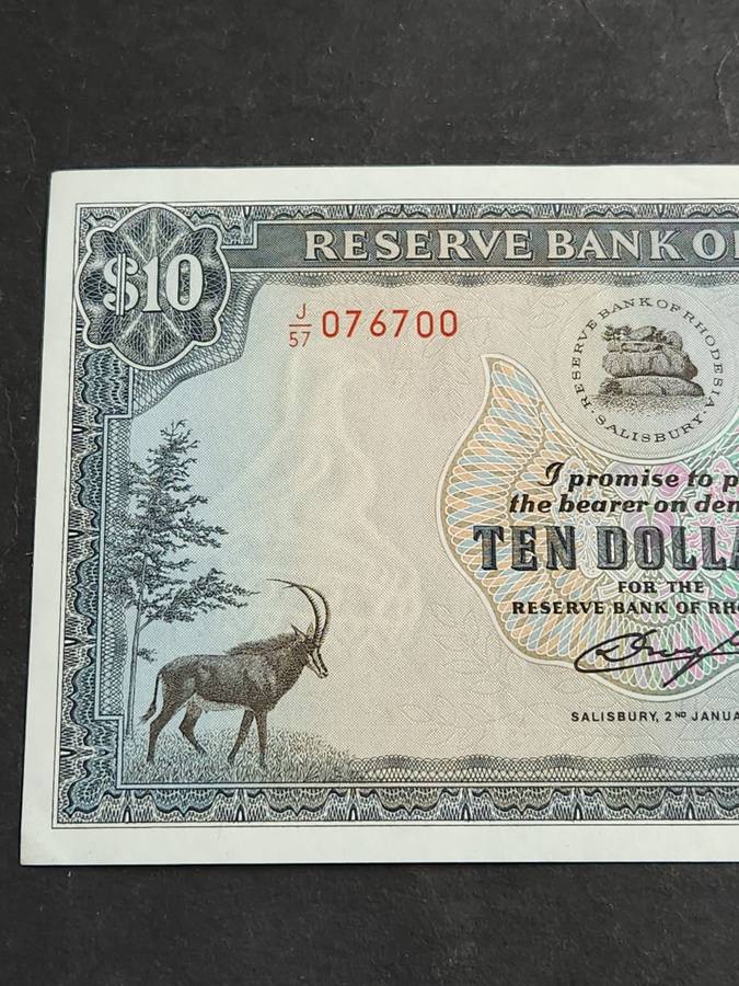 Reserve Bank of Rhodesia Ten Dollars Salisbury 2 January 1979 EF+/UNC Bird Watermark- as per photo