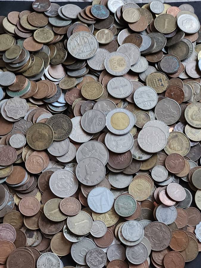 Mixed Lot of World Coins 2 kg - as per photograph