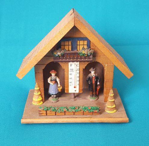 OLD WOODEN WEATHER HOUSE (HYGROMETER) >> GERMANY