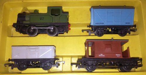 TRIANG HORNBY TRAIN SET IN BOX