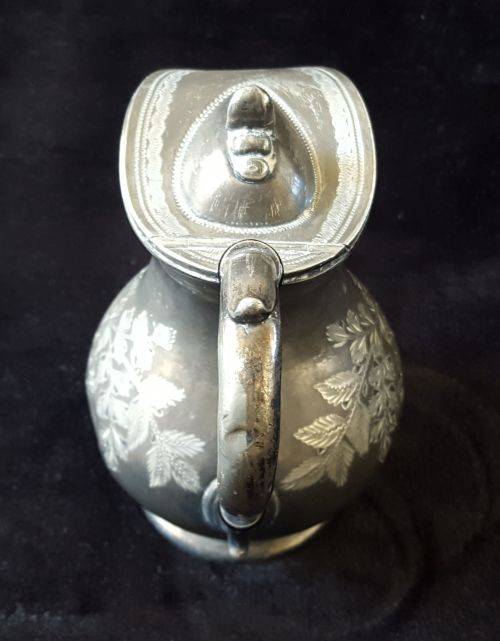 VINTAGE SILVER PLATED (EPNS) MILK JUG > FLOWER DETAIL
