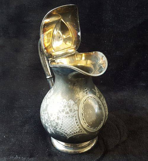 VINTAGE SILVER PLATED (EPNS) MILK JUG > FLOWER DETAIL