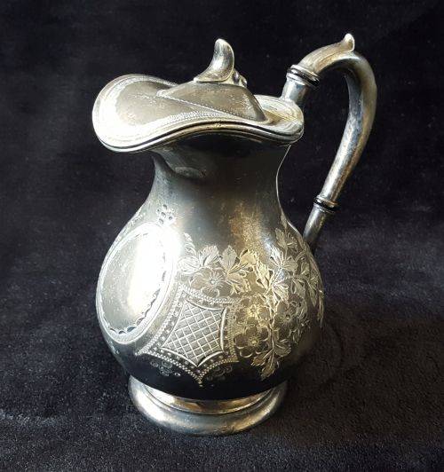 VINTAGE SILVER PLATED (EPNS) MILK JUG > FLOWER DETAIL