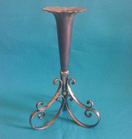 LOVELY OLD SILVER PLATED VICTORIAN STYLE VASE