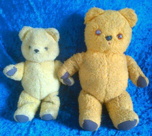 2 COLLECTABLE VINTAGE TEDDY BEARS