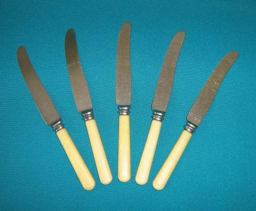 5 OLD BONE HANDLE DINNER KNIVES >>> JOSEPH RODGERS
