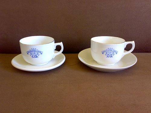 2 SHACKLETON LODGE CUPS & SAUCERS