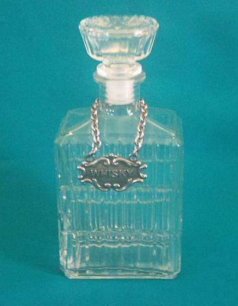 LOVELY GLASS DECANTER