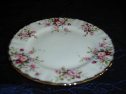 ROYAL ALBERT  "COTTAGE GARDEN" TEA PLATE